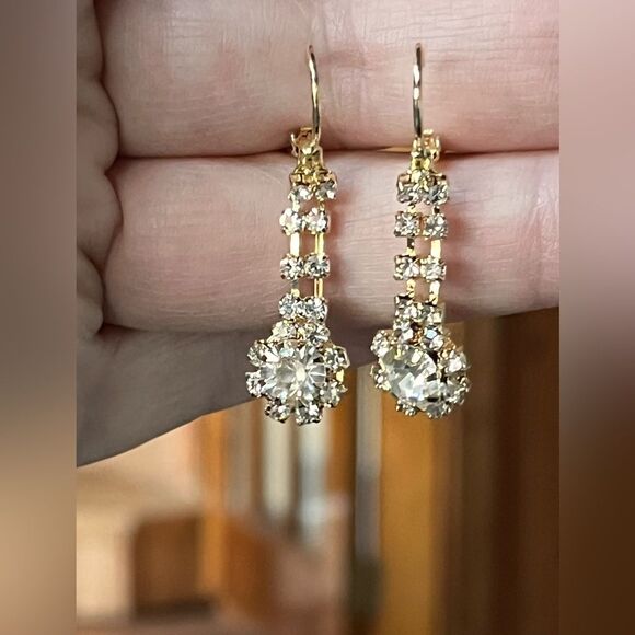 Rhinestone Gold Tone Lever Back Earrings NWT - Picture 1 of 9